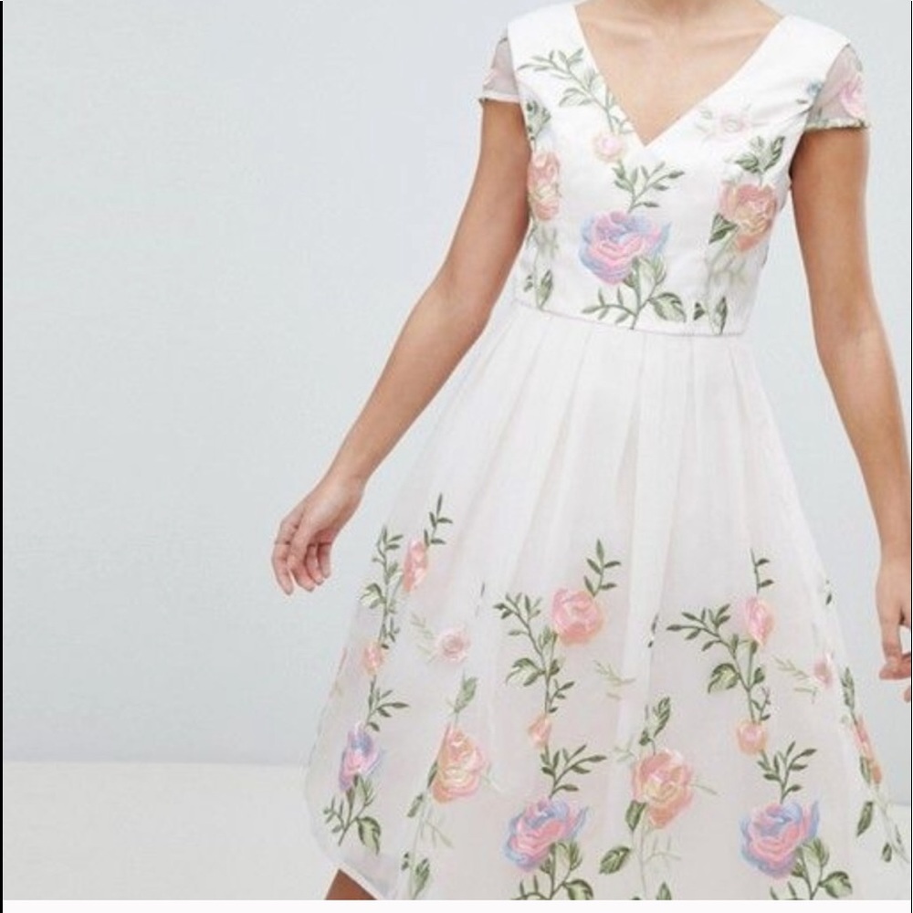 Chi Chi London prom dress
